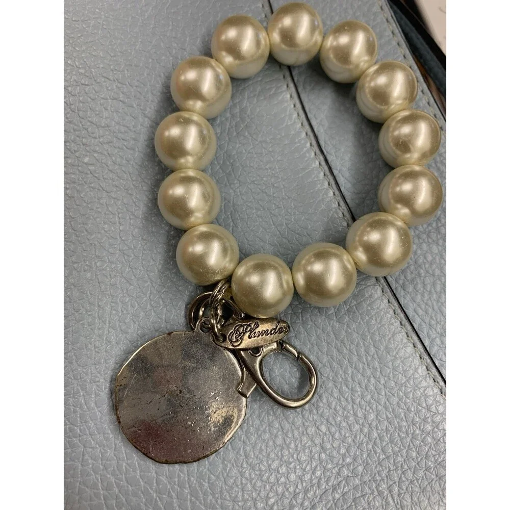 Plunder winona pearl